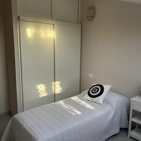 Stylish Beachside Escape In Prázdninový dům Marina di Pietrasanta