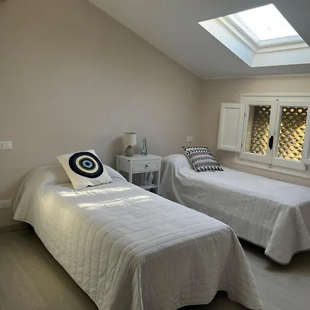 Stylish Beachside Escape In Prázdninový dům Marina di Pietrasanta